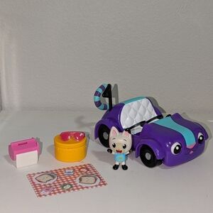 Gabby's Dollhouse Carlita's Car with Pandy Paws Picnic